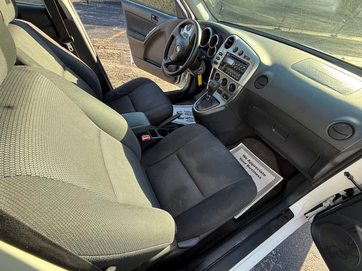 2005 Pontiac Vibe 9