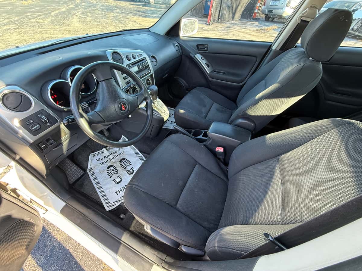 2005 Pontiac Vibe 8