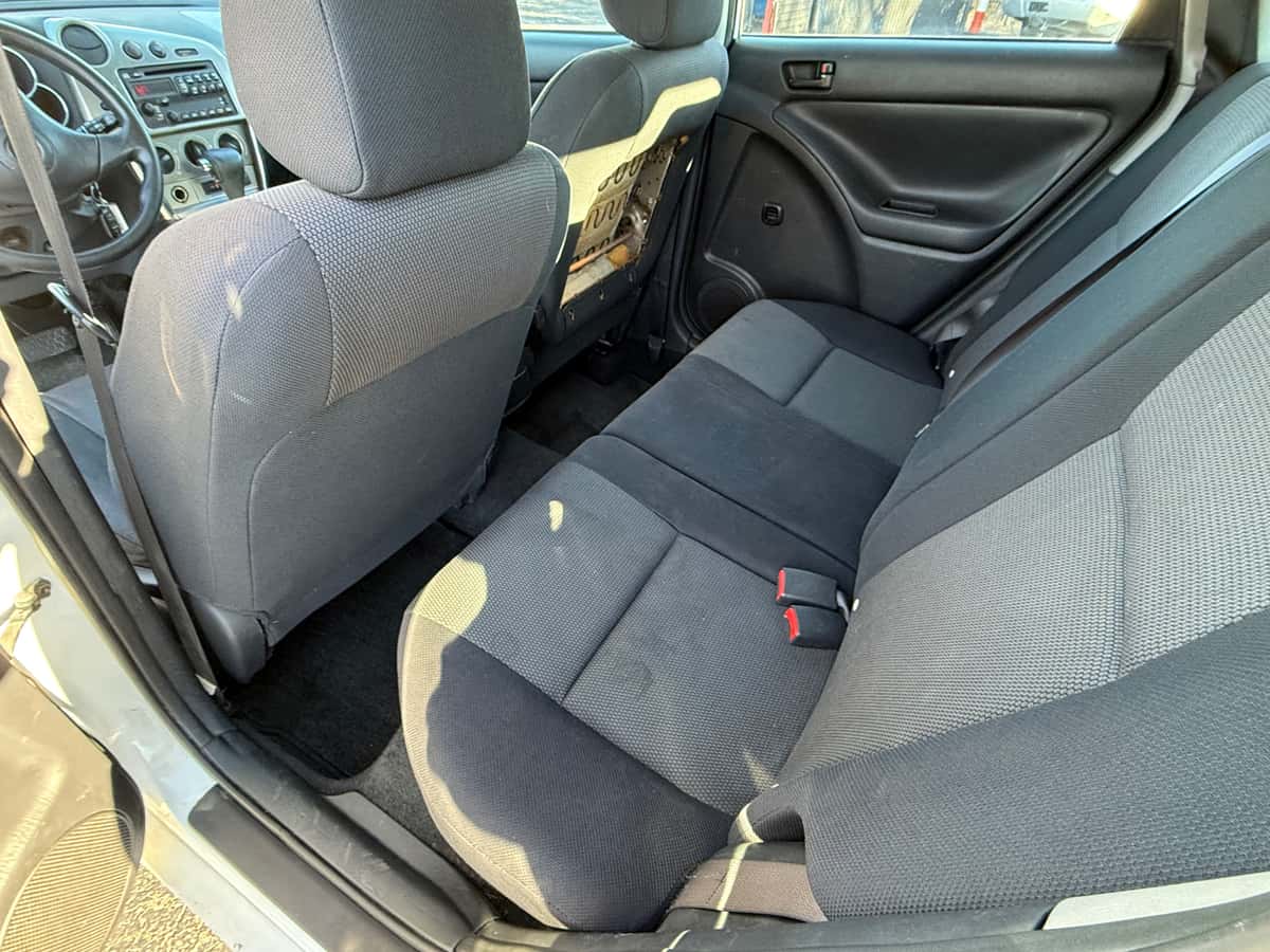 2005 Pontiac Vibe 10
