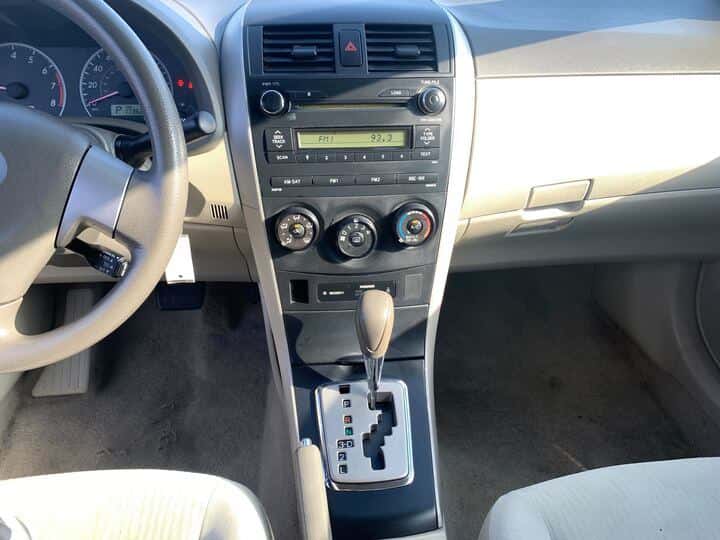 2010 Toyota Corolla 9