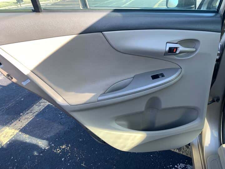 2010 Toyota Corolla 12